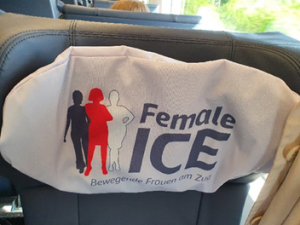 Foto von Female ICE Kopflehne