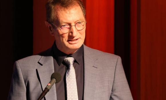 Prof. Carsten Wippermann referiert